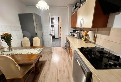 Apartament cu 4 camere decomandat în Central - 9