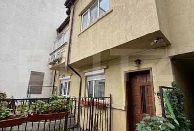 Casa de vanzare, 9 camere, 230 mp, zona - 13 Septembrie - 1