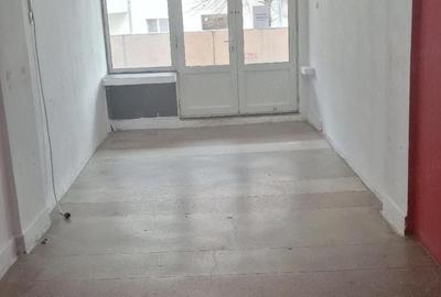 Spațiu comercial, de 25 mp, în Central - 3