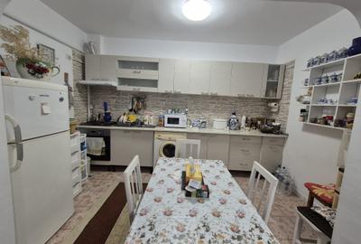 Casă individuală cu 2 camere cu Canalizare în Central - 2