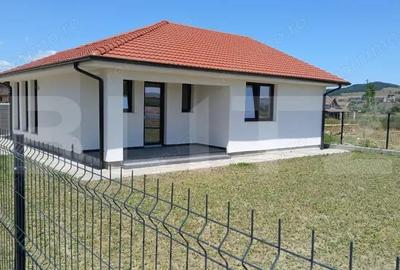 Casă cu 3 camere cu Teren 365 Mp în Micești - 11