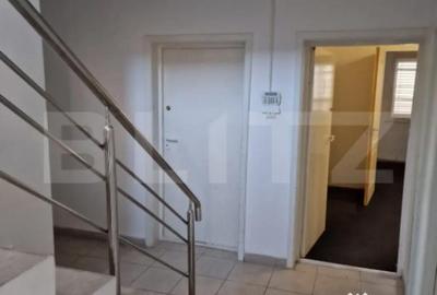 Casă cu 6 camere cu Teren 900 Mp în Girocului