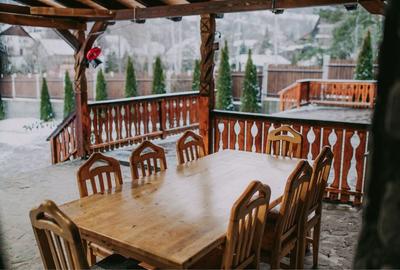 Casă cu 4 camere cu Teren 2500 Mp în Predeluț - 1