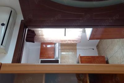 Vand garsoniera confort unu complet renovata ?i utilata,zona frumoasa ?i lini?tita. Pre? 37000 euro. - 3