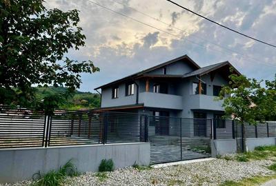 Casă cu 4 camere în Mihăești - 1