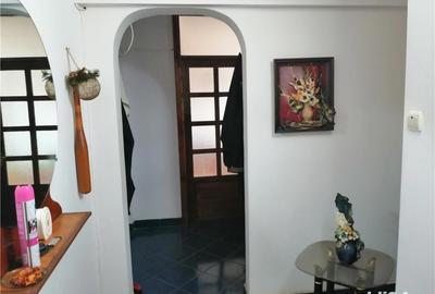 Apartament cu 3 camere decomandat în Central - 1