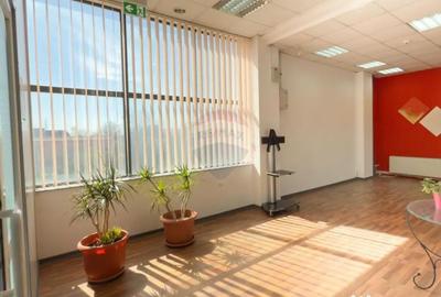 Spațiu comercial, de 117 mp, în Central - 2