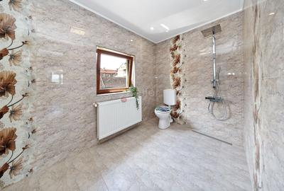 Casă individuală cu 6 camere cu Canalizare în Central - 28