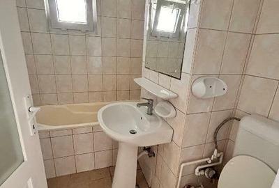 Piata Romana Calea Dorobantilor langa Facultatea ASE,aproape de metrou Piata Romana Calea Dorobantilor langa Facultatea ASE,aproape de metrou - 4