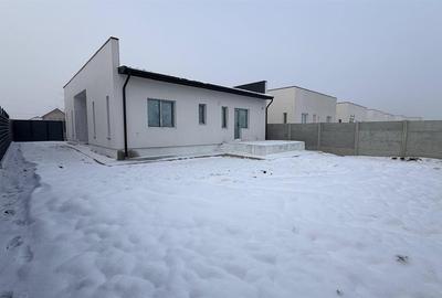 Casa individuala parter - 4 camere - 2 bai - 420 mp teren - 2