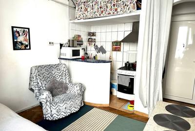 Apartament cu 2 camere semidecomandat, mobilat în Dacia