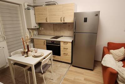 Apartament cu 2 camere semidecomandat în Apărătorii Patriei