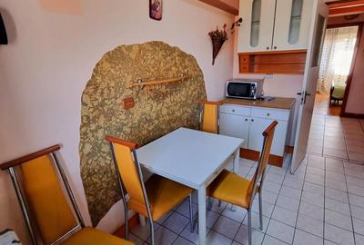 Apartament cu 4 camere decomandat în Central - 1