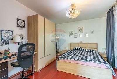 Casă individuală cu 6 camere cu Teren 469 Mp în Central - 2