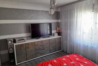 Casă cu 3 camere în Valu lui Traian - 1