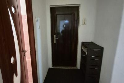 Garsonieră decomandată în Rovine