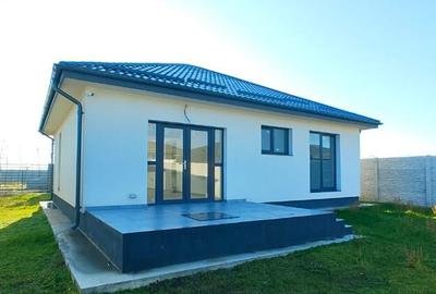 Casa individuala - 3 camere - 2 bai - 375 mp teren - 10