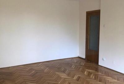 Birou, de 44 mp, în Calea Călărașilor