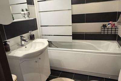 Apartament cu 2 camere decomandat în Palazu Mare - 2