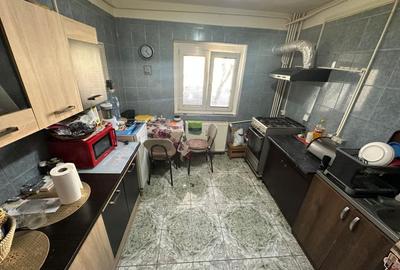 Apartament cu 3 camere decomandat în Aviației - 11