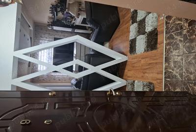 Apartament cu 3 camere decomandat în Petros - 2