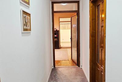 Locuinta individuala(apartament 4 camere)+spatiu comercial si teren ,Darmanesti - 7