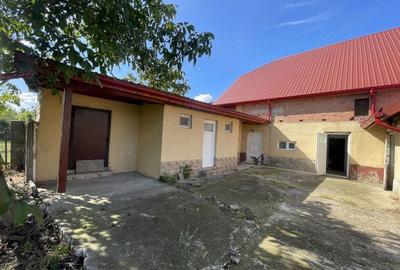 Casă cu 3 camere cu Canalizare în Dudeștii Noi - 1