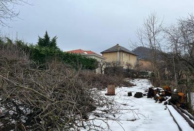 Casă cu 3 camere cu Teren 774 Mp în Central - 2