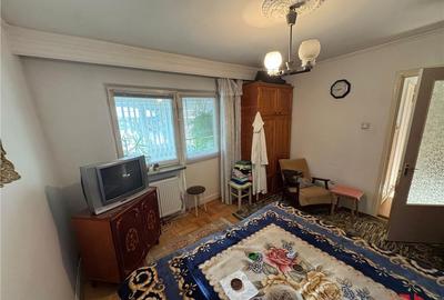 Apartament cu 2 camere decomandat, mobilat în Central