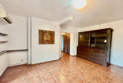 Unirii - Negru Voda, apartament 2 camere spatios, nemobilat, 70 mp. - 3