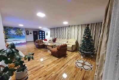 Spatiu comercial cu casa - 2