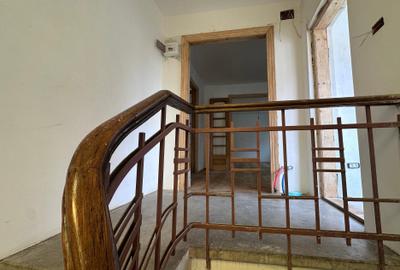 Jumatate din vila interbelica in zona Piata 1 Mai - 6