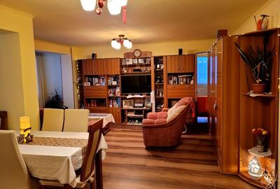 Apartament cu 4 camere decomandat în Central - 2