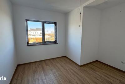 Casă cu 4 camere cu Teren 370 Mp în Vest - 12