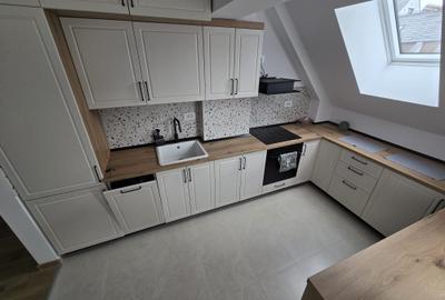 Apartament cu 3 camere decomandat în Tractorul - 7