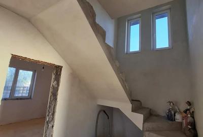 Casă cu 5 camere cu Canalizare în Sânandrei - 1