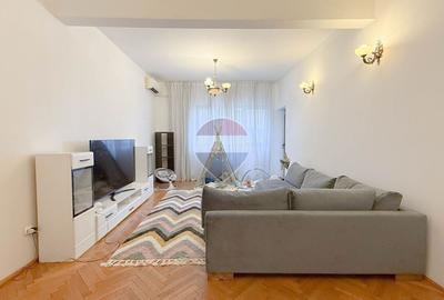 Apartament cu 3 camere decomandat, mobilat în Magheru