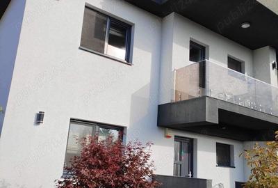 Casă cu 5 camere cu Teren 333 Mp în Central - 1