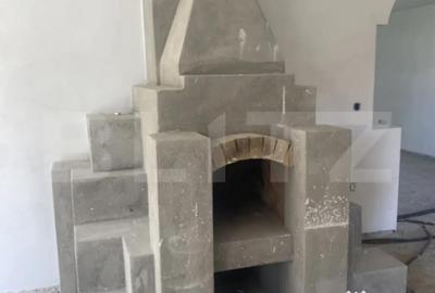 Casă cu 5 camere cu Teren 1755 Mp în Central