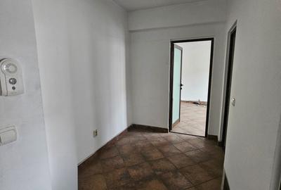 Apartament cu 2 camere semidecomandat în Tudor Vladimirescu