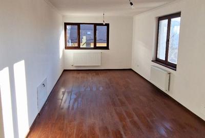 Casă cu 4 camere în Bucium - 7