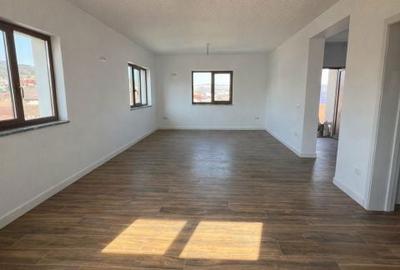 Casă cu 3 camere cu Teren 501 Mp în Central - 3