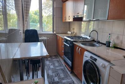 Inchiriez apartament cu 2 camere
