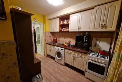 Apartament cu 3 camere de vanzare in zona 1 Decembrie 1918-metrou - 4