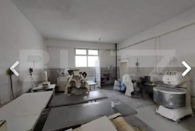 Spațiu comercial, de 600 mp, în Central - 8