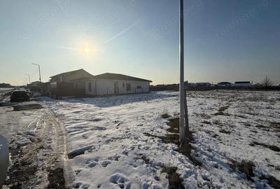 Teren de 732 mp, în Moșnița Nouă - 1