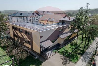 Spațiu comercial, de 1,460 mp, în Central - 6