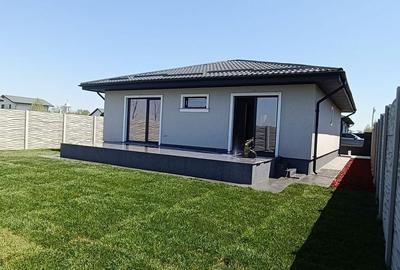 Casă cu 3 camere cu Teren 375 Mp în Berceni - 1
