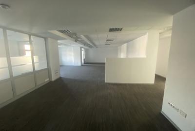 Birou, de 503 mp, în P-ța Romană