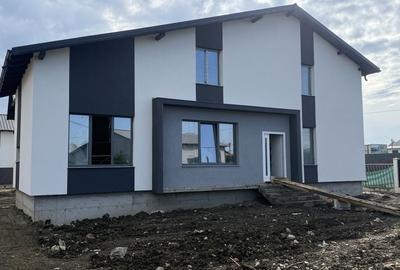 Casă cu 4 camere cu Teren 156 Mp în Golești - 8